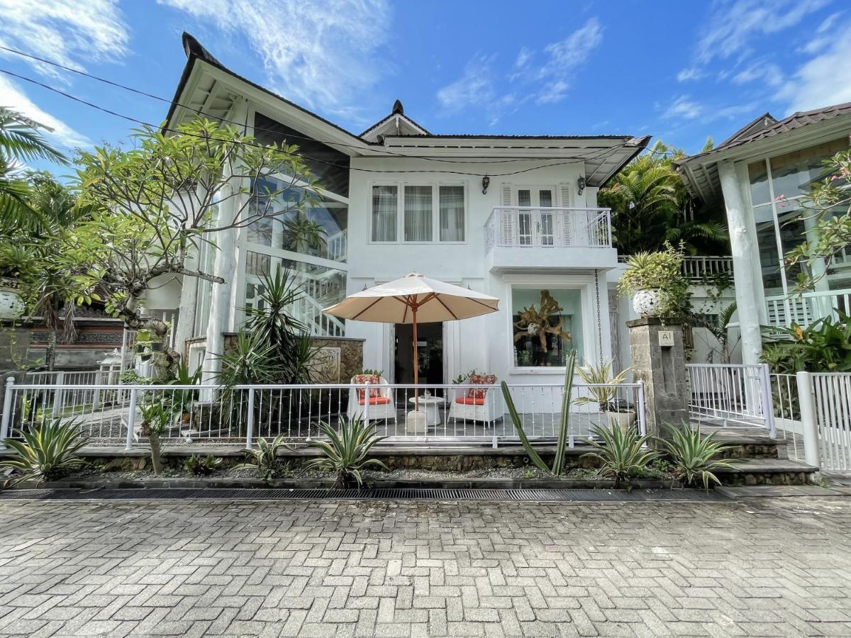 Beach House Canggu - 150M Berawa Beach Exterior foto